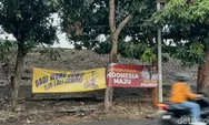 Muncul Spanduk Petruk "Dadi Wong Jowo Ojo Lali Jowone" di Sebelah Poster Prabowo-Jokowi