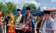 Ketua DPRD Provinsi Jambi Potong Pita Peresmian Masjid Raya di Dusun Bangka Keloyang