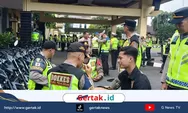 Tim Dokkes Polres Pekalongan Cek Kesehatan Personil Pengamanan Arus Mudik. 