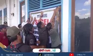 Tahun Tanpa Kepastian, Warga Segel Kantor Camat Ketungau Tengah: Jembatan Ketungau II Mangkrak Jadi Sorotan