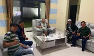 Kunjungan Awak Media ke Kediaman Mantan Bupati Sintang dr. H. Jarot Winarno di Pontianak, Silaturahmi Penuh Kehangatan dan Keteladanan