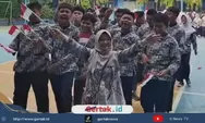 Siswa-Siswi SMPN 2 Sindang Ceria Sambut Kirab Tunggul Hari Jadi Indramayu ke-499