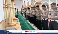Pererat Silaturahmi Lewat Salat Berjamaah, AKBP Zamrul Aini Pimpin Subuh Keliling di Pekalongan