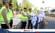 Sapa Siswa SMAN 1 Kajen Saat AG Pagi, Kapolres Pekalongan Turun Langsung Atur Lalu Lintas