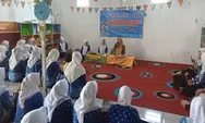 Haru! Puluhan Guru PAUD di Wagir Menangis Saat Melepas Bunda Siti Cholimah: "Beliau Telah Menjadi Ibu Kami"