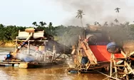Aksi Nyata Polsek Cerenti Bakar Lima Rakit Emas Ilegal di Sungai Kuantan