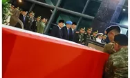Prabowo Beri Penghormatan Terakhir 3 Jenazah Pahlawan Perdamaian RI yang Gugur di Lebanon