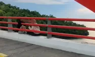 Sempat Memakan Korban, Viral Muda-Mudi Kena Tegur Warga karena Duduk di Tepi Jembatan Merah Jayapura