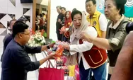Menebar Kebahagiaan di Bulan Suci, IWATI Sulsel dan Lions Club Jamu Ratusan Kaum Dhuafa di Restoran Mewah