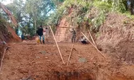 Babinsa Lais Lakukan Pendampingan, Pastikan Pembangunan Jembatan Gantung Desa Pagaruyung Berjalan Lancar