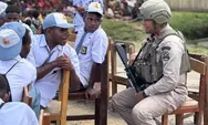 Satgas Damai Cartenz Tanamkan Semangat Belajar pada Pelajar di Distrik Sinak, Papua Tengah