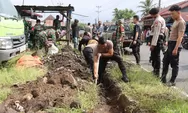 Pemkab Lebong Bersama TNI-Polri Laksanakan Gotong Royong Bersihkan Dampak Banjir di Kecamatan Bingin Kuning
