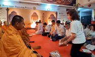 Yogyakarta, Rumah Damai: Ribuan Mil dari Thailand, Pengorbanan Langkah Kaki Menuju Borobudur