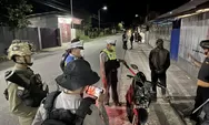Satgas Ops Damai Cartenz dan Polres Nabire Amankan Senjata Tajam Saat Razia Malam