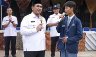 Pesan Penting Diiringi Canda dan Sepeda Warnai Kunjungan Gus Yasin ke SMAN 1 Dayeuhluhur Cilacap 