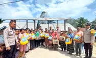 Polri Salurkan Bantuan Sosial untuk Warga TerdampakGempa di Desa Kerirea