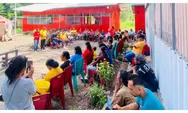 Peduli Korban Erupsi Lewotobi, Alumni Sanctissima Trinitas Salurkan Bantuan ke Huntara Konga