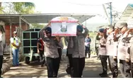  Jenazah Bripka Thomas Dikawal Ketat dari Bandara Komodo Menuju Nagekeo