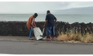DLH Flores Timur Bersihkan Tumpukan Sampah Liar di Jalur Pintu Masuk Larantuka