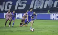 Jelinya Pemain Persib Memanfaatkan Peluang di Lini Pertahanan Persik Kediri