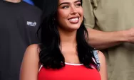 Tank Top Merah Ashlyn Castro Bikin Penggemar Salfok