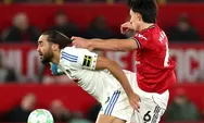 Manchester United 1-2 Leeds: Jambak Rambut, Carrick Marah atas Kartu Merah Martinez