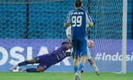Gagalkan Penalti Krusial, Cahya Supriadi Makin Gacor di Bawah Mistar Gawang PSIM Yogya