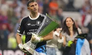Juventus Bidik Emiliano Martinez Usai Gagal Daratkan Alisson Becker