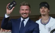 Beckham Pamer Istri di Ponsel 