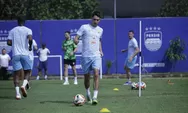 Jalani Latihan Perdana, Luka Menalo Mengaku Terkesima dengan Antusiasme Warga Bandung