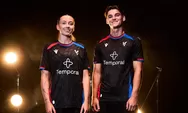 Crystal Palace Memperkenalkan Jersey Eagle Black 2026/27