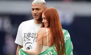 Richarlison Bertunangan, Model Cantik Ini Terharu Dilamar  