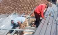 Program ‘Ganti Atap Rumah Wartawan’ Promedia Group Lanjut ke Lembang, Ganti Asbes Lapuk dengan Alduro