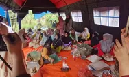 Korban Banjir dan Longsor Tanah Datar Andalkan Dapur Umum di Lintau Buo