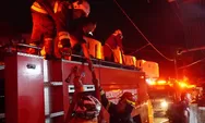 Detik-detik Mobil Terbakar di Garasi Rumah Padang Panjang, Pemilik Kena Luka Bakar