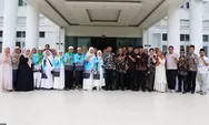 Jemaah Haji Kloter 9 Asal Padang Panjang Pulang Sehat, Suasana Haru Warnai Penyambutan