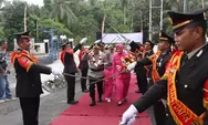 Kapolres Tanah Datar Berganti, Tradisi Pedang Pora Sambut Pemimpin Baru di Mako Polres