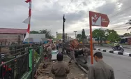 Satpol PP Padang Tertibkan Lapak PKL di Trotoar Pasar Alai, Fasilitas Umum Dikembalikan ke Fungsinya