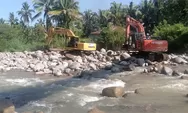 Hujan Deras Robohkan Bekas SDN 19 Baringin, Pemko Padang Kerahkan Alat Berat Normalisasi Sungai