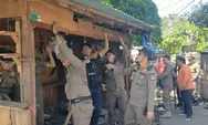 Kawasan Jati Ditata, Satpol PP Padang Tertibkan PKL yang Berjualan di Fasum