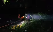 Tak Kuat Menanjak di Sitinjau Lauik, Mobil Pikap Hantam Truk dan Masuk Jurang