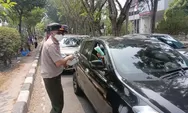 Lima Ribu Masker Dibagikan di Padang, Pengendara jadi Sasaran di Tengah Kabut Asap