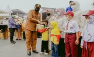Tahun Keenam, Pemkab Solok Selatan Salurkan 26.912 Stel Seragam Sekolah Gratis