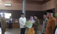 Bupati Sumedang Serahkan Insentif Rp9 Miliar untuk 4.500 Guru Ngaji Diniyah
