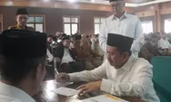 Bupati dan Wakil Bupati Sumedang Serahkan Zakat Mal pada Peringatan Nuzulul Quran 1447 H