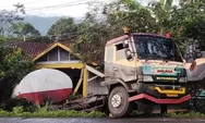 Truk Tangki Tabrak Rumah di Nyalindung Sumedang, Minyak Goreng Tumpah Ruah