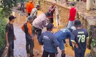 Irigasi Dangkal dan Sampah Menumpuk, Gotong Royong Masyarakat Hegarmanah Jatinangor Jadi Andalan Mitigasi Bencana