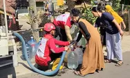 Kekeringan Melanda Cipameungpeuk, PMI Sumedang Salurkan Air Bersih Pakai Teknologi Hydroflow 4.0