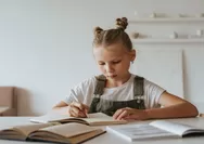 Cara Mengajarkan Membaca pada Murid Kelas Awal Secara Langsung, Dijamin Bisa
