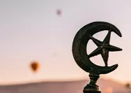 Agama di Tangan Kapitalis: Ketika Spiritualitas Dijadikan Komoditas